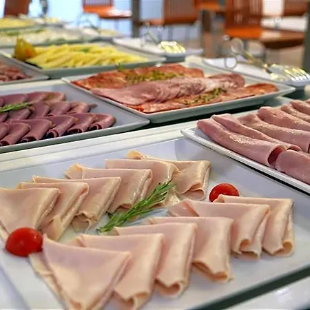 Port Feria Hotel 4*