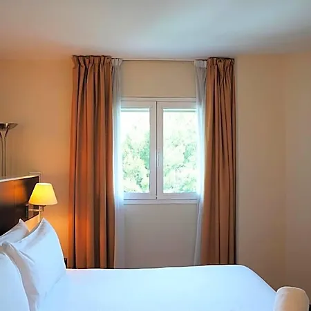 Port Feria Hotel