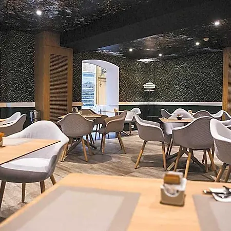 Sh Ingles Boutique 4*
