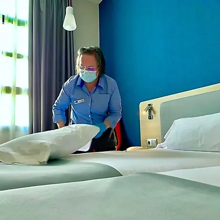 Express Ciudad De Ciencias, An Ihg Hotel 3*