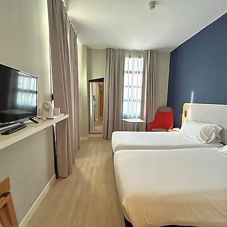 Hotel Express Ciudad De Ciencias, An Ihg 3*