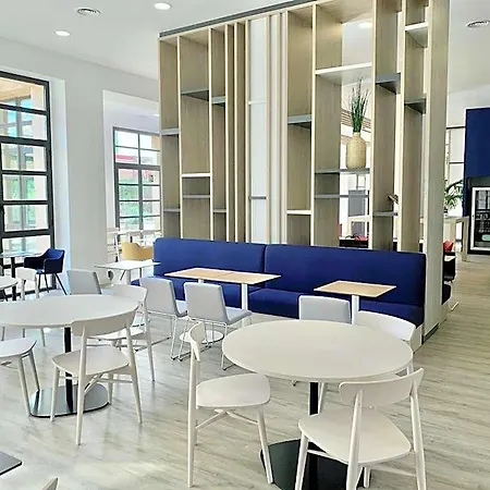 Hotel Express Ciudad De Ciencias, An Ihg