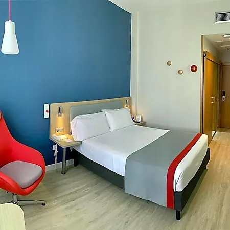 Hotel Express Ciudad De Ciencias, An Ihg