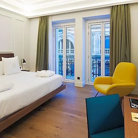 One Shot Reina Victoria Hotel 4*