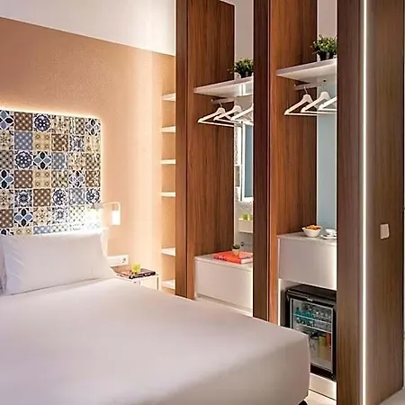 Axel - Adults Only Hotel