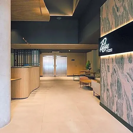 Palau & 4*