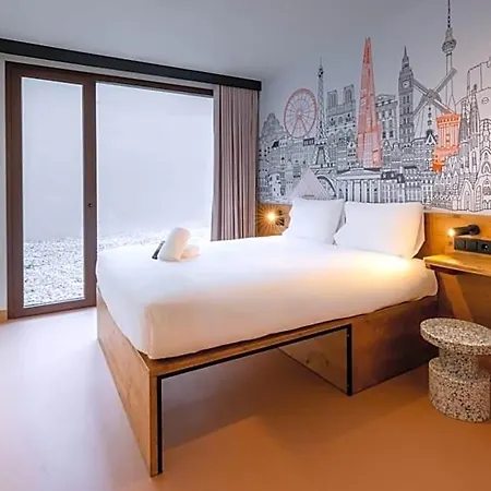 Easyhotel Ciutat Vella