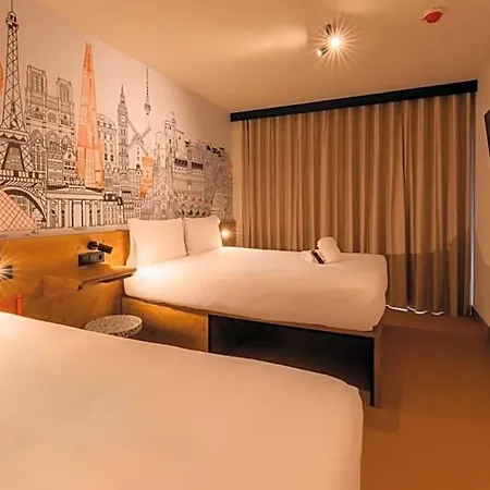 Easyhotel Ciutat Vella Hotel 2*
