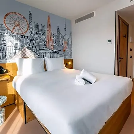 Easyhotel Ciutat Vella Hotel 2*