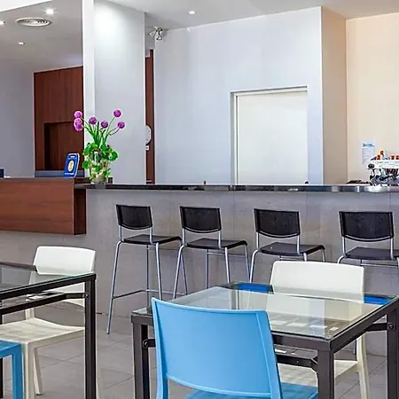 Olympia Universidades Hotell 3*