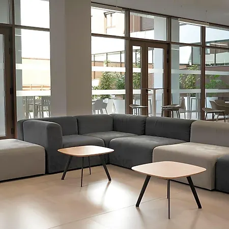 Micampus Avenida Del Puerto - Residencia De Estudiantes *