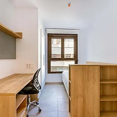Micampus Avenida Del Puerto - Residencia De Estudiantes * Valencie