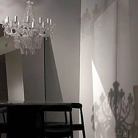 Nuit Hotel