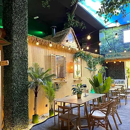 فندق The Pod Village