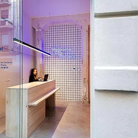 Colo Colo - Single Private Beds