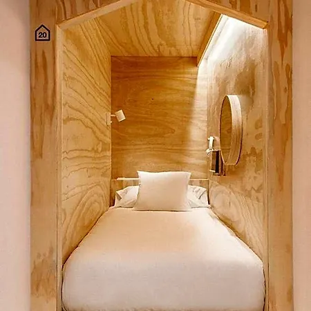 Colo Colo - Single Private Beds *