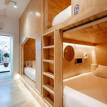 Colo Colo - Single Private Beds Хостел *