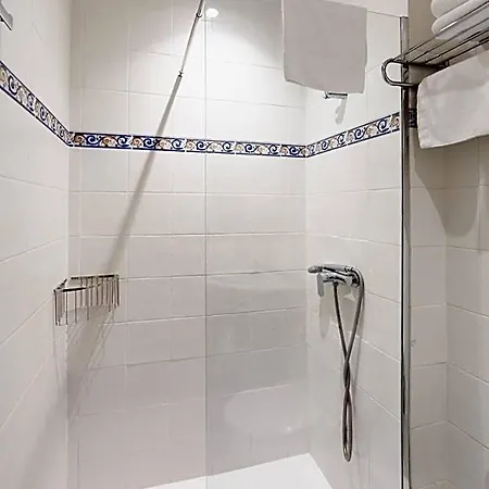 Hotel Alkazar *