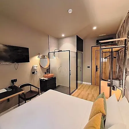 Saman Boutique Hotel 4*