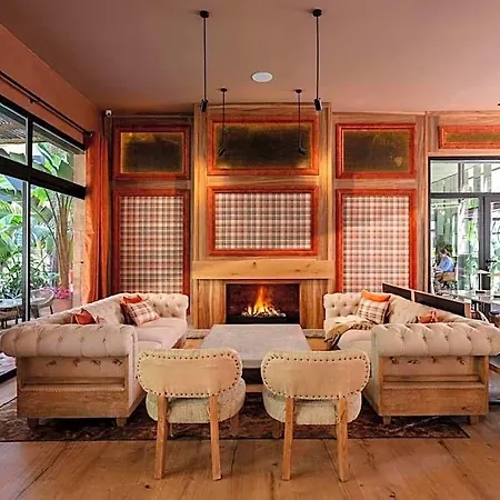 Saman Boutique Hotel 4*