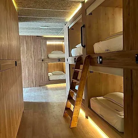 The Pod Village * فالنسيا