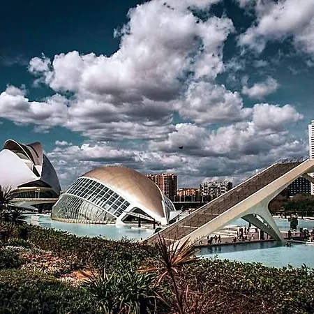 Comodo Ciudad De Artes Wifi Ac アパート バレンシア