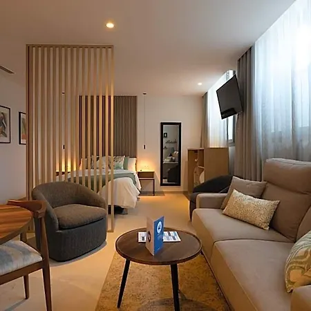 Dorm4you Arena 3* Валенсия