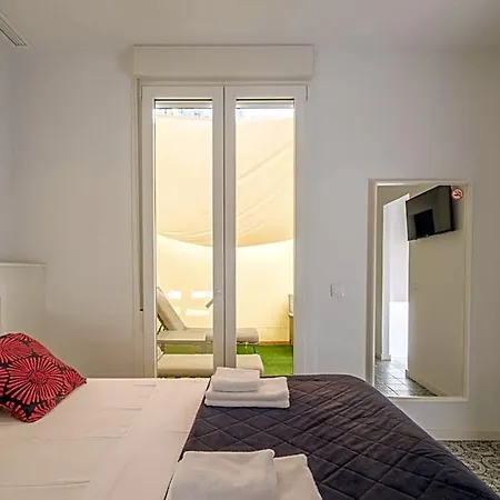 Gorgeous With A Large Private Terrace Apart Otel