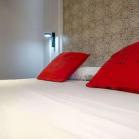 Modern Close To Centre شقة فندقية 4*