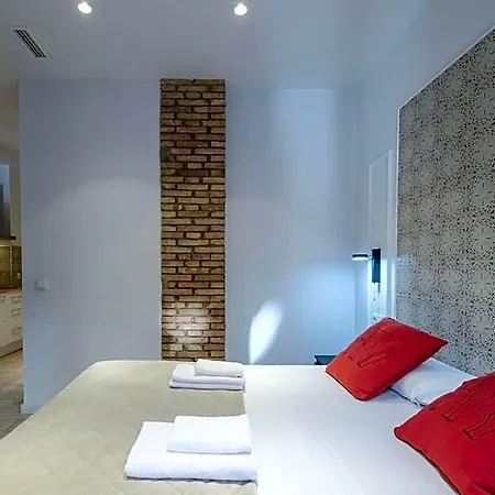 Modern Close To Centre