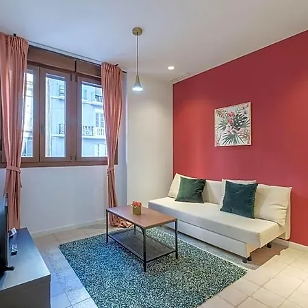 Modern Close To Centre