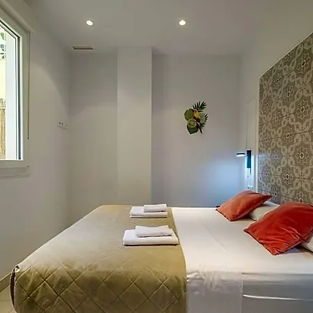 Aparthotel Chic & Comfortable Apartment, Private Terrace 4*