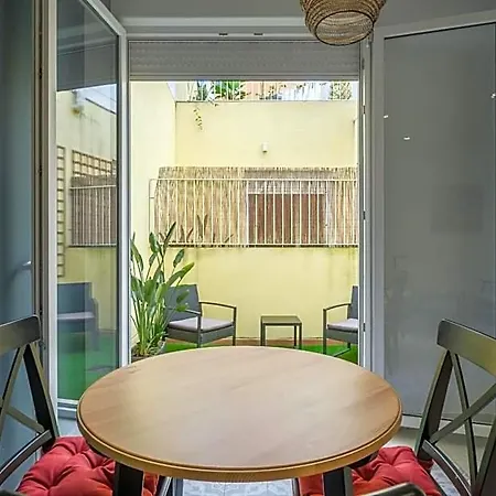 Aparthotel Chic & Comfortable Apartment, Private Terrace 4*