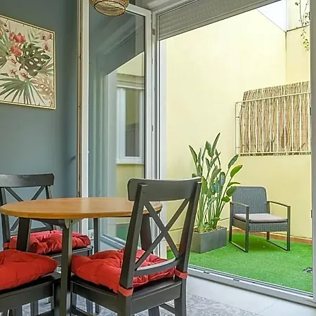 Aparthotel Chic & Comfortable Apartment, Private Terrace