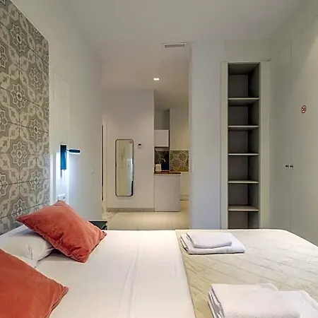 Chic & Comfortable Apartment, Private Terrace 4* Valencie