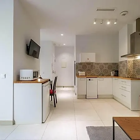Chic & Comfortable Apartment, Private Terrace Aparthotel 4*
