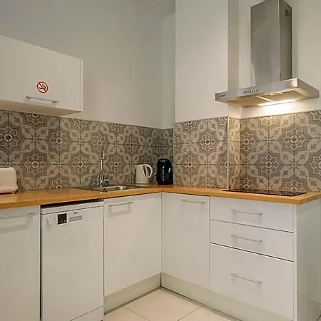 Chic & Comfortable Apartment, Private Terrace Aparthotel 4*