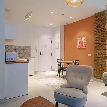 Gorgeous Close To Centre Apart Otel