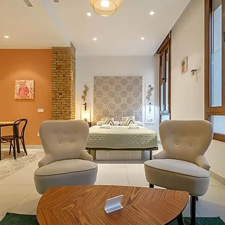 Gorgeous Close To Centre Apart Otel