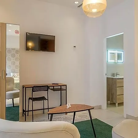 Gorgeous Close To Centre Apart Otel Valensiya