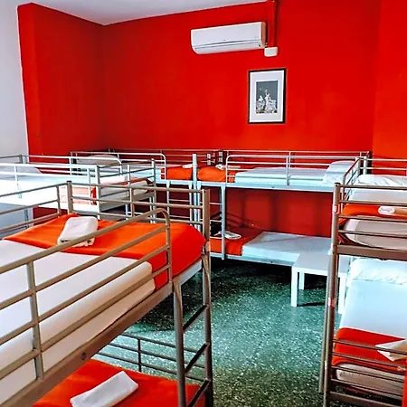 Feetup Backpackers Valensiya