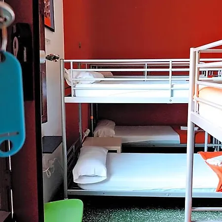 Feetup Backpackers * فالنسيا