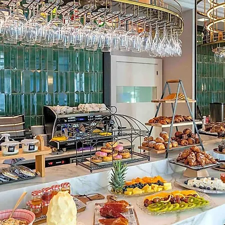 L&h Gran Via Hotel