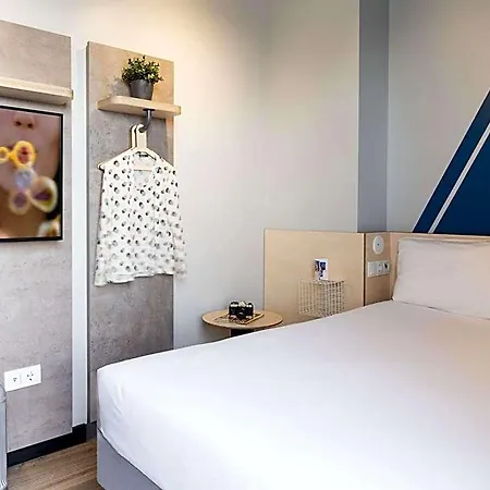 Ibis Budget Centro Puerto * Валенсия