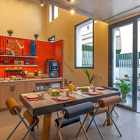 Ibis Budget Centro Puerto * Валенсия
