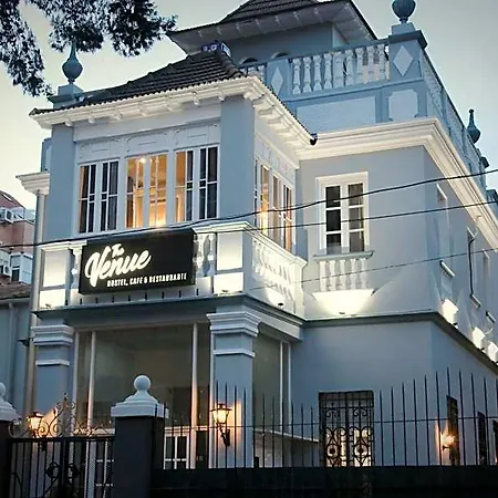 The Venue Boutique بيت شباب *