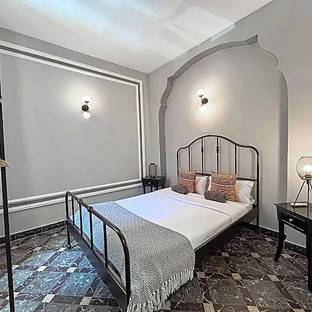 بيت شباب The Venue Boutique