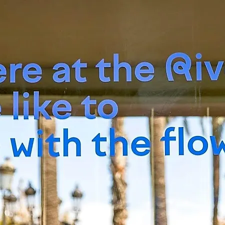 אכסניה River ולנסיה