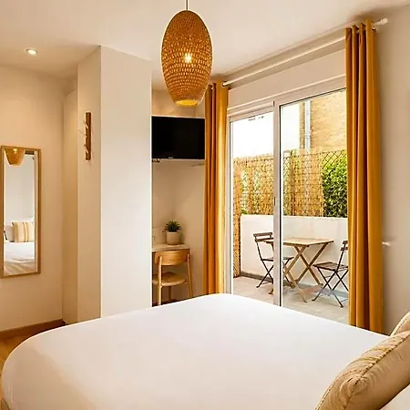 Garden Bed & Breakfast 4*