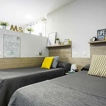 Residencia Universitaria Resa La Concepcion بيت شباب *
